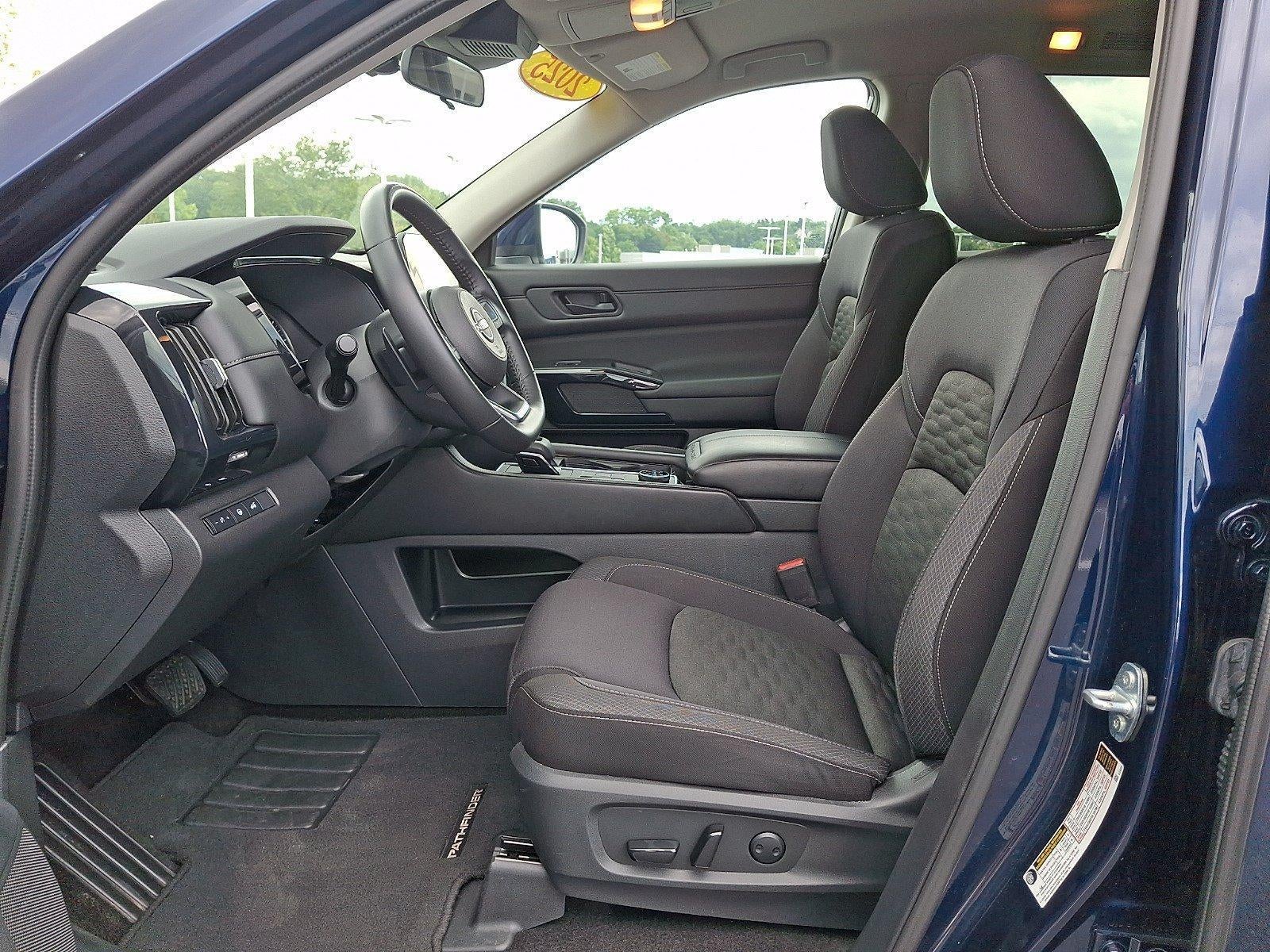 2025 Nissan Pathfinder SV 4WD