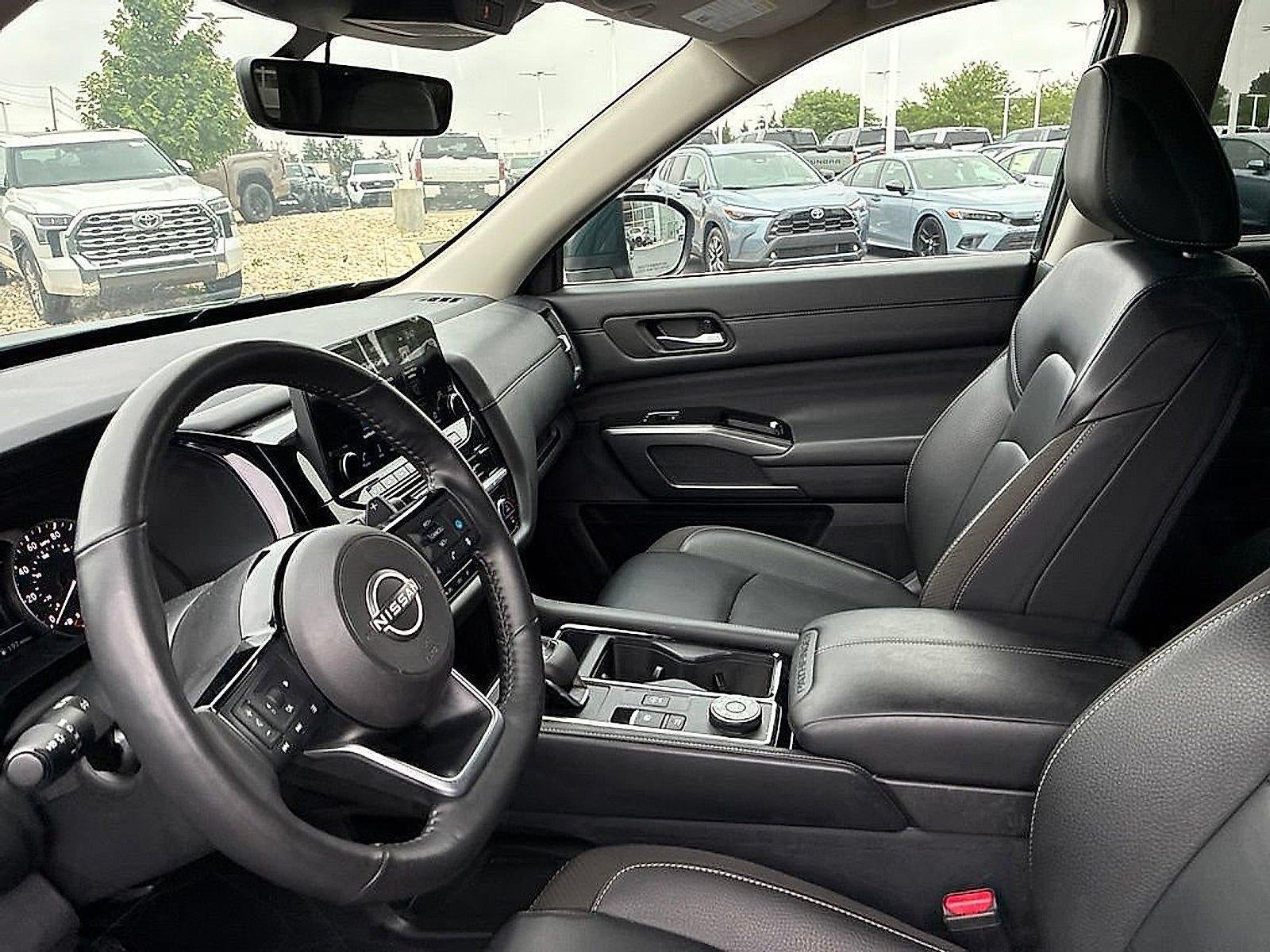 2025 Nissan Pathfinder SL 4WD