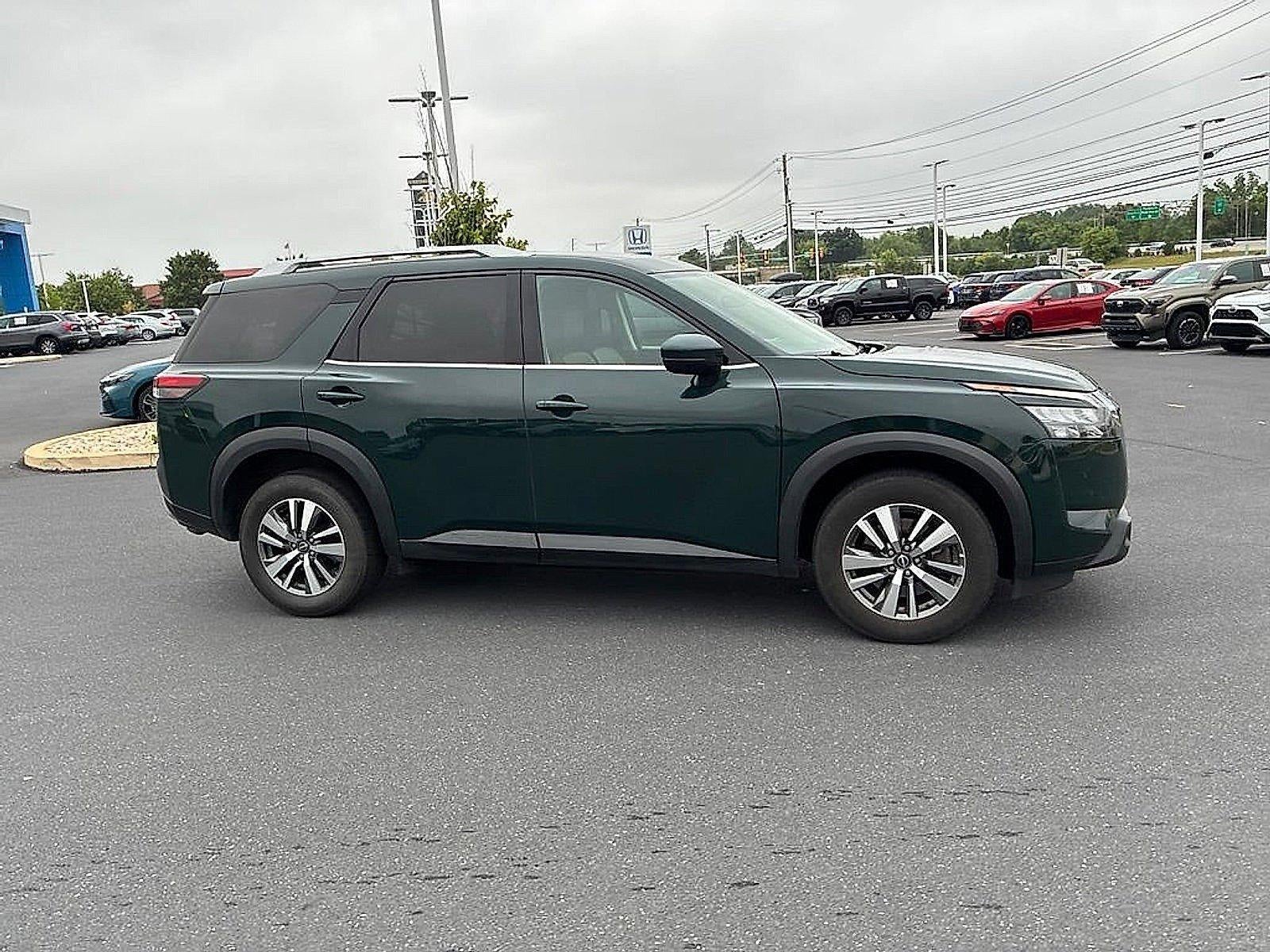 2025 Nissan Pathfinder SL 4WD