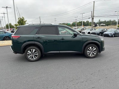 2025 Nissan Pathfinder SL 4WD