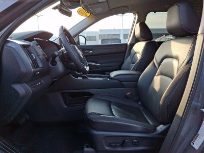 2025 Nissan Pathfinder SL 4WD