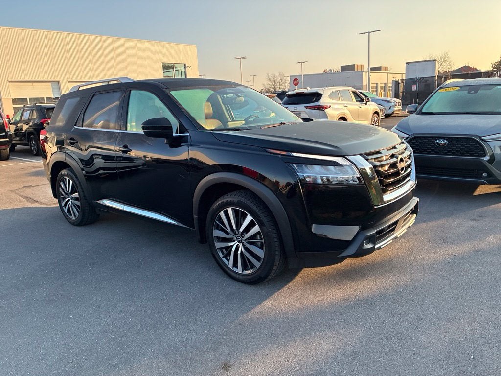 2022 Nissan Pathfinder Platinum