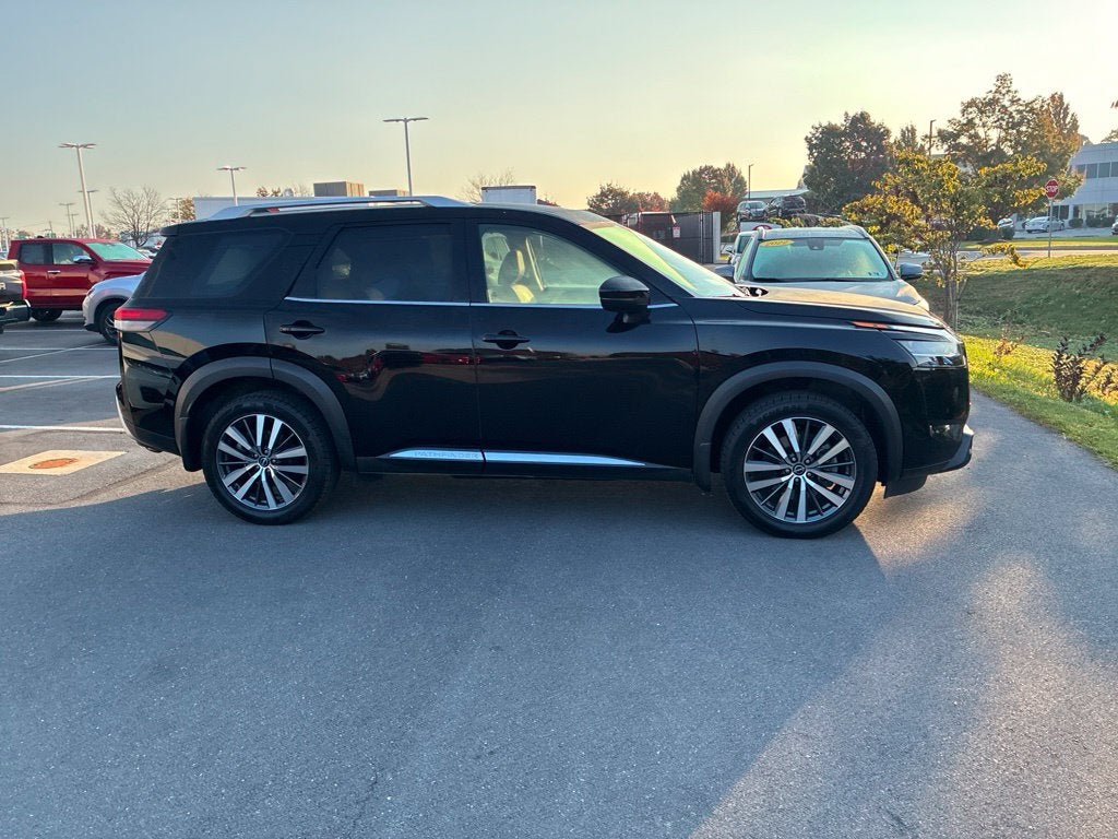 2022 Nissan Pathfinder Platinum
