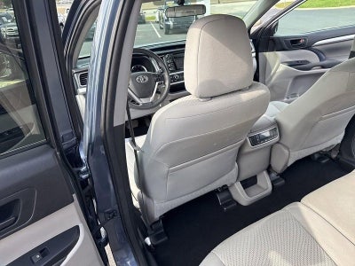 2016 Toyota Highlander AWD 4dr V6 LE (SE)