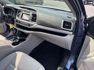 2016 Toyota Highlander AWD 4dr V6 LE (SE)