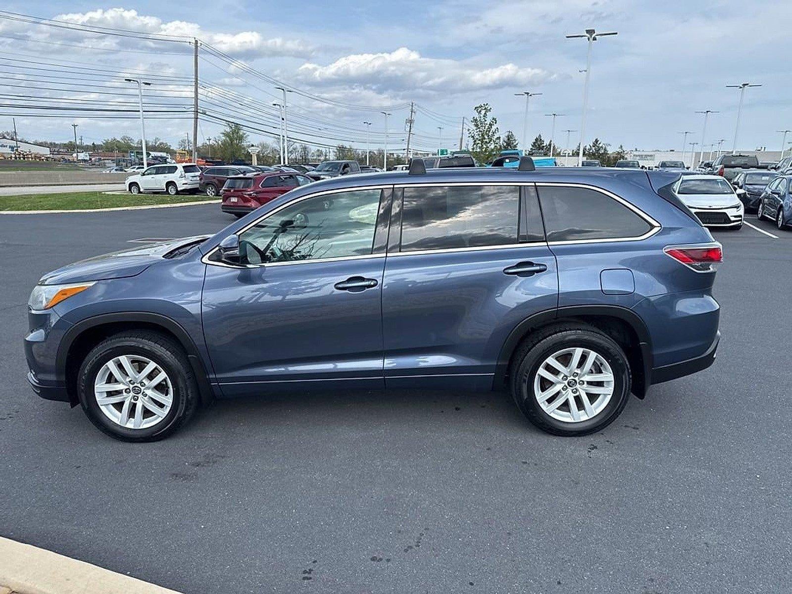 2016 Toyota Highlander AWD 4dr V6 LE (SE)