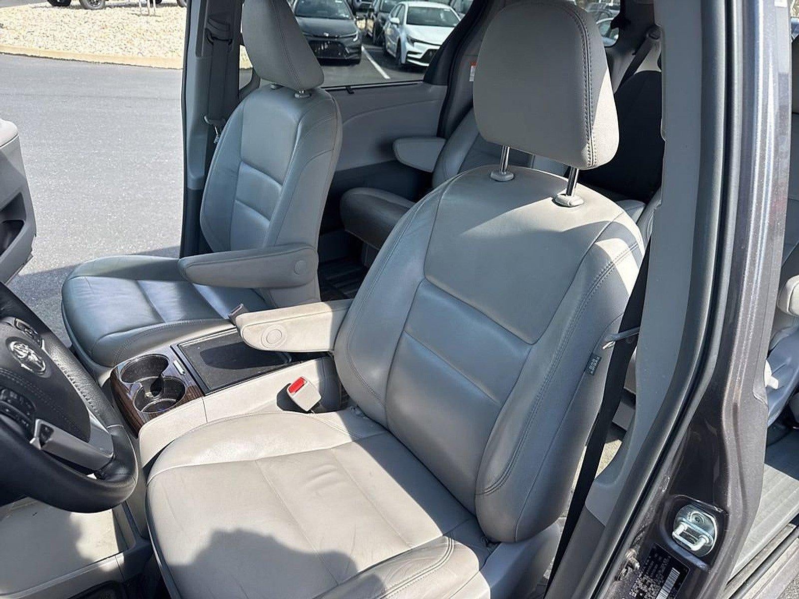 2017 Toyota Sienna Limited Premium AWD 7-Passenger (Natl)