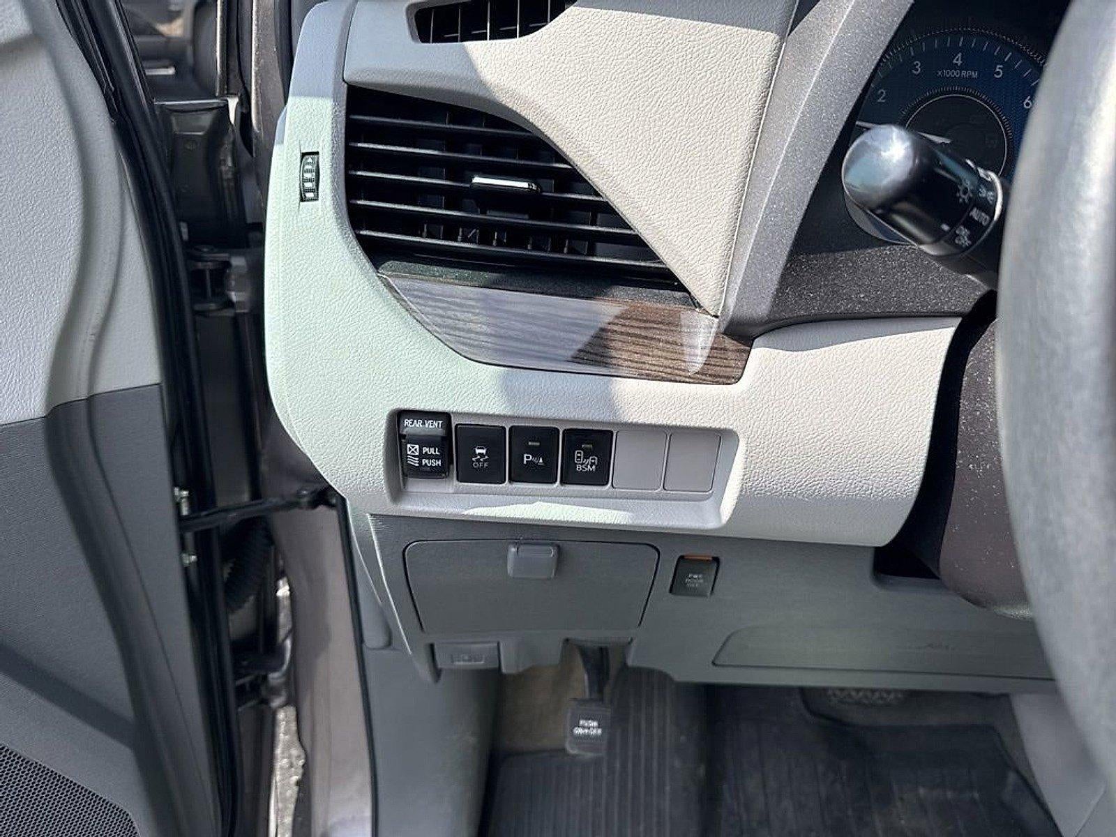 2017 Toyota Sienna Limited Premium AWD 7-Passenger (Natl)