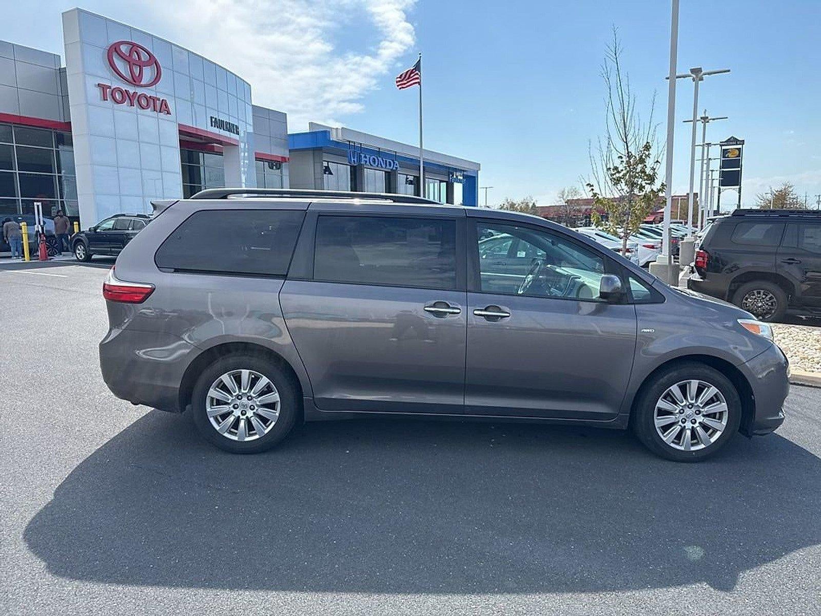 2017 Toyota Sienna Limited Premium AWD 7-Passenger (Natl)