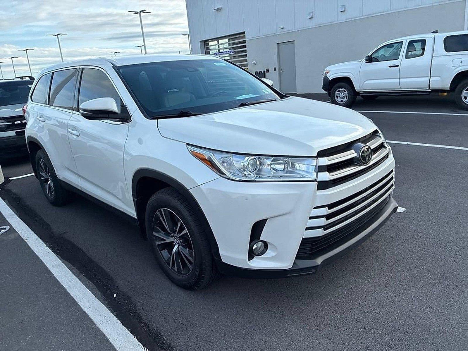 2019 Toyota Highlander LE Plus V6 FWD (SE)