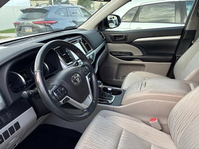 2019 Toyota Highlander LE Plus V6 FWD (SE)