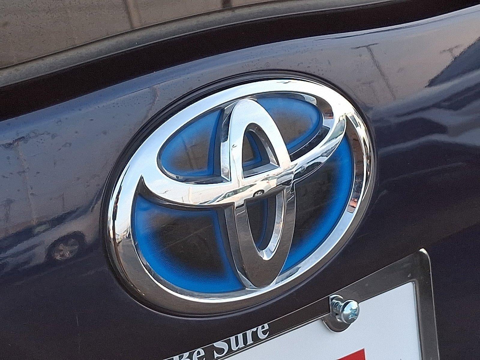 2014 Toyota Prius 5dr HB Four (Natl)
