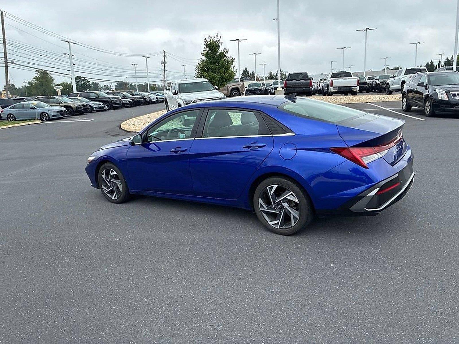 2024 Hyundai ELANTRA Limited IVT
