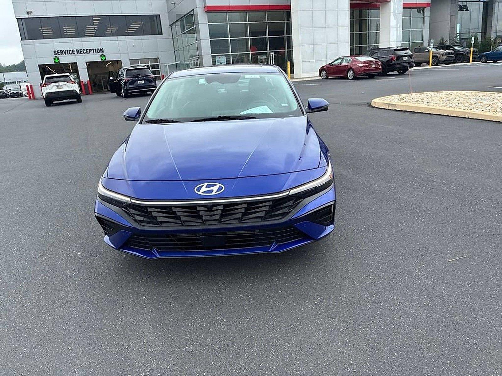 2024 Hyundai ELANTRA Limited IVT