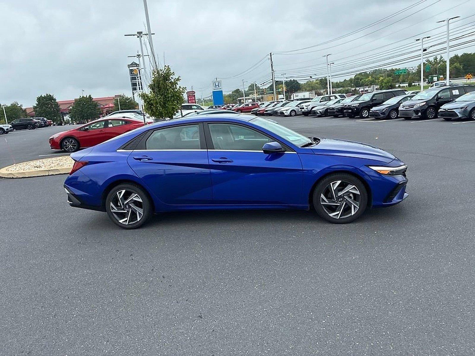 2024 Hyundai ELANTRA Limited IVT