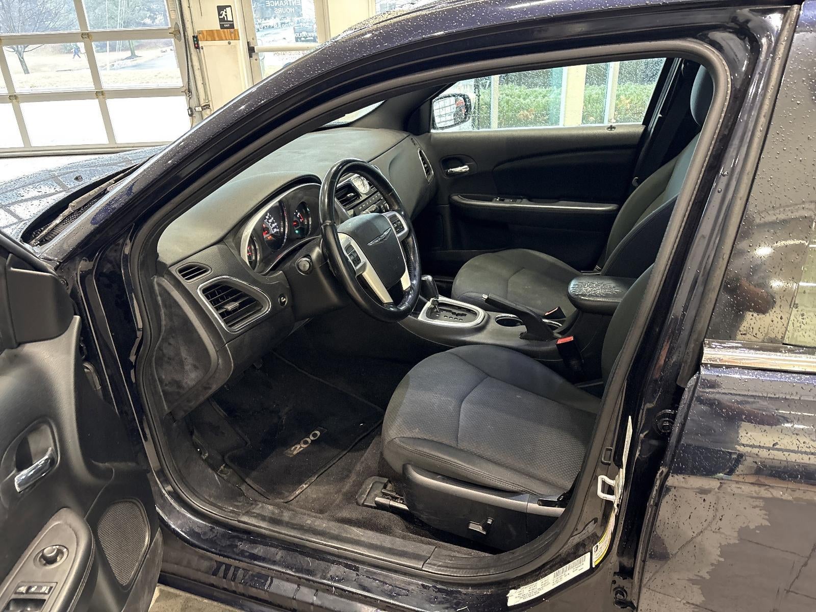 2011 Chrysler 200 4dr Sdn Touring