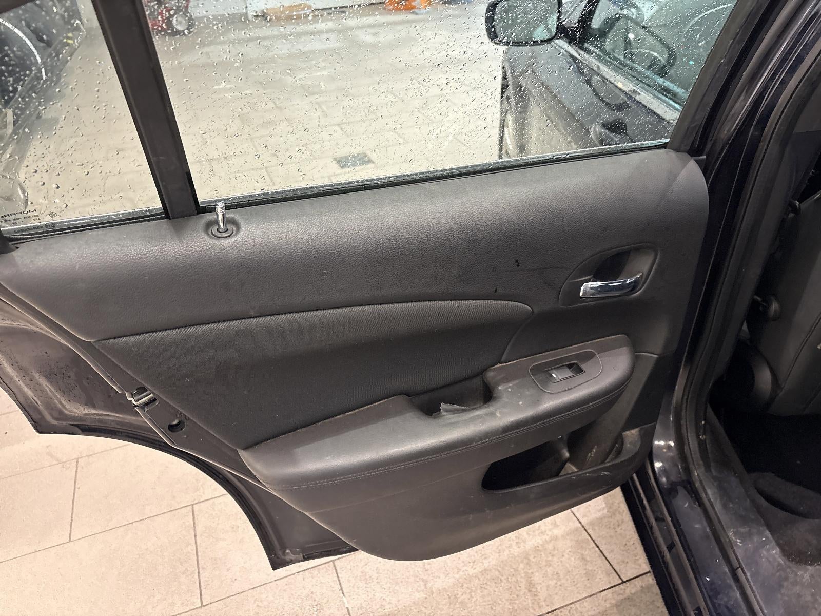 2011 Chrysler 200 4dr Sdn Touring