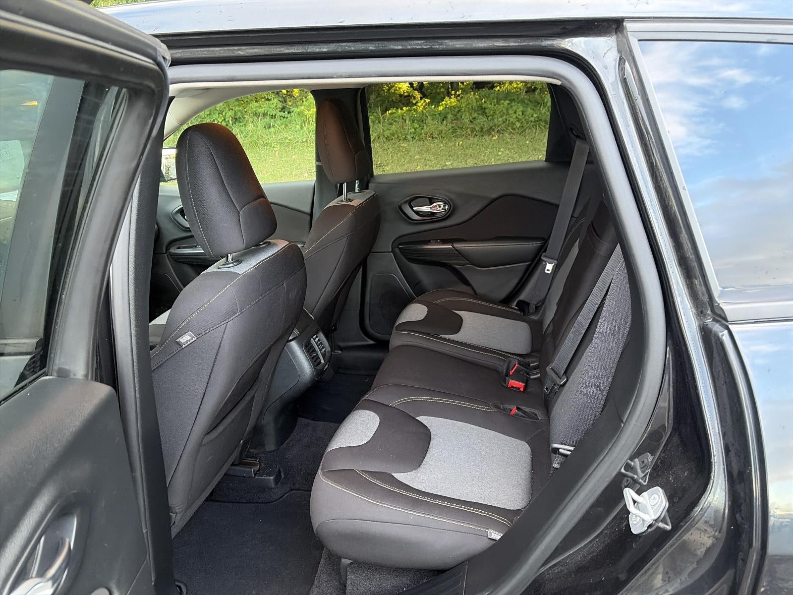 2016 Jeep Cherokee 4WD 4dr Sport