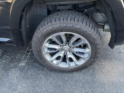 2019 RAM 1500 Laramie 4x4 Crew Cab 5'7" Box