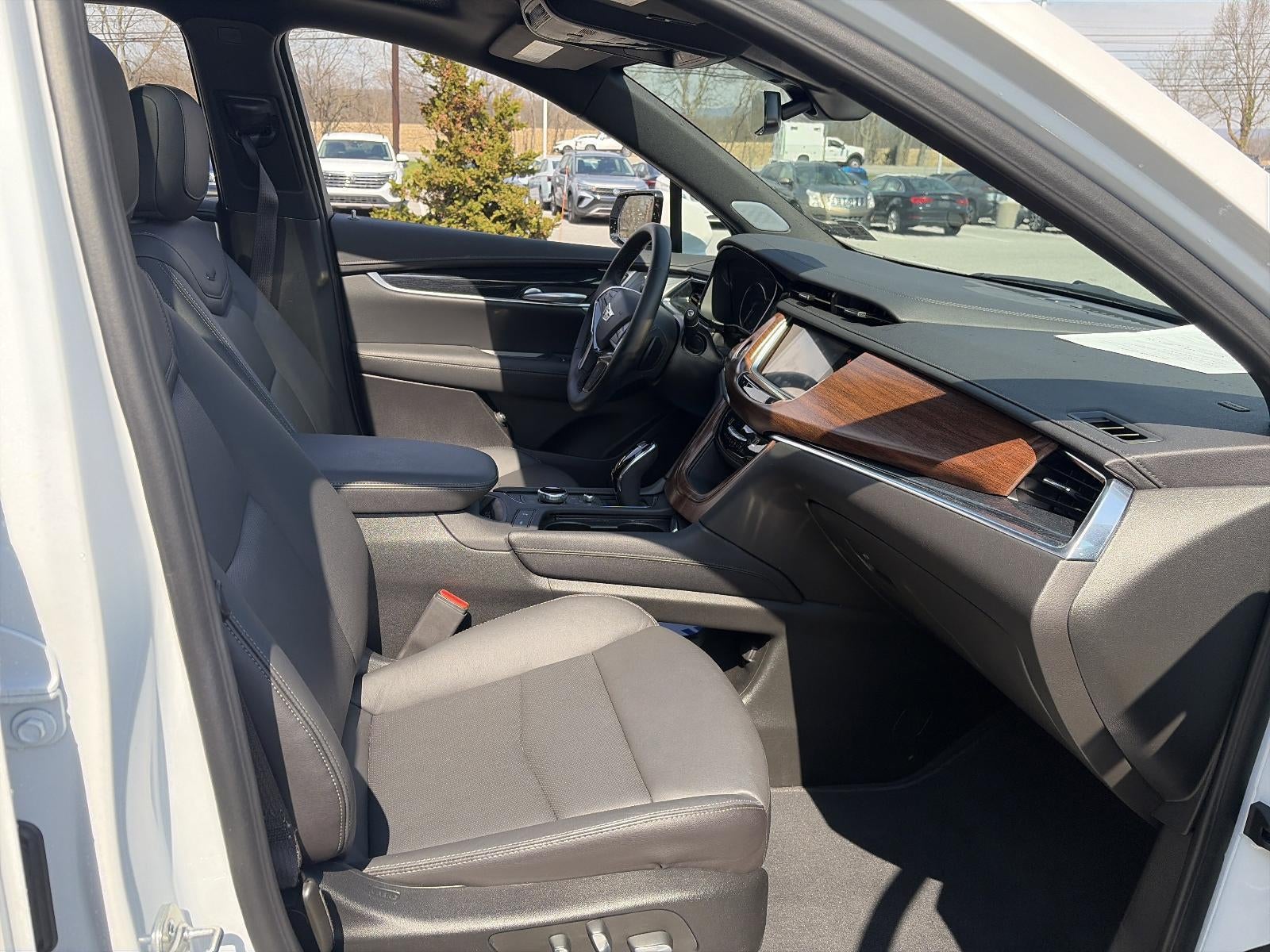 2025 Cadillac XT5 FWD 4dr Premium Luxury