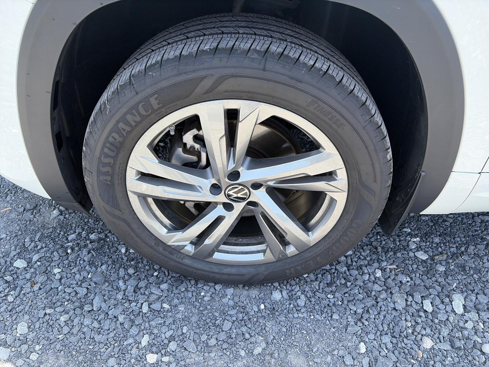 2024 Volkswagen Atlas Cross Sport 2.0T SEL R-Line 4MOTION