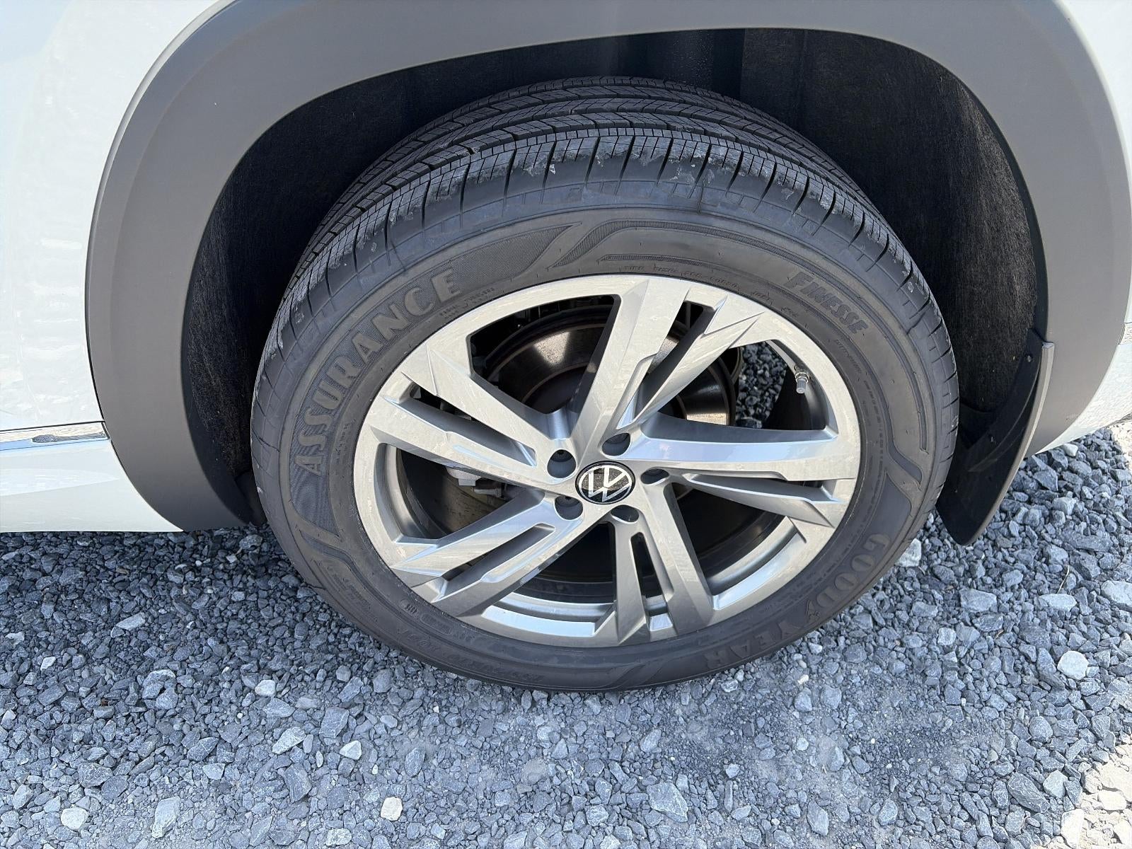 2024 Volkswagen Atlas Cross Sport 2.0T SEL R-Line 4MOTION