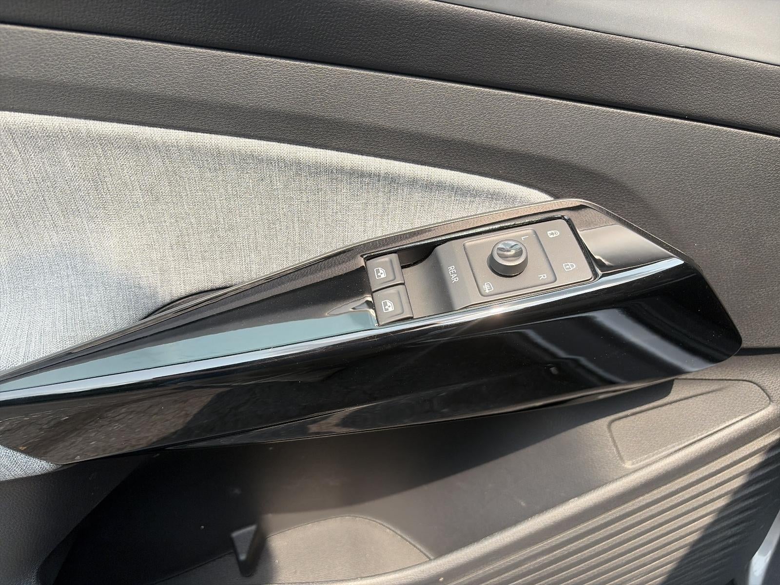 2023 Volkswagen ID.4 Pro AWD w/SK On Battery