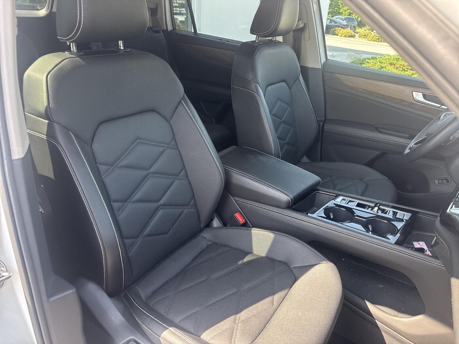 2024 Volkswagen Atlas 2.0T SE w/Technology 4MOTION