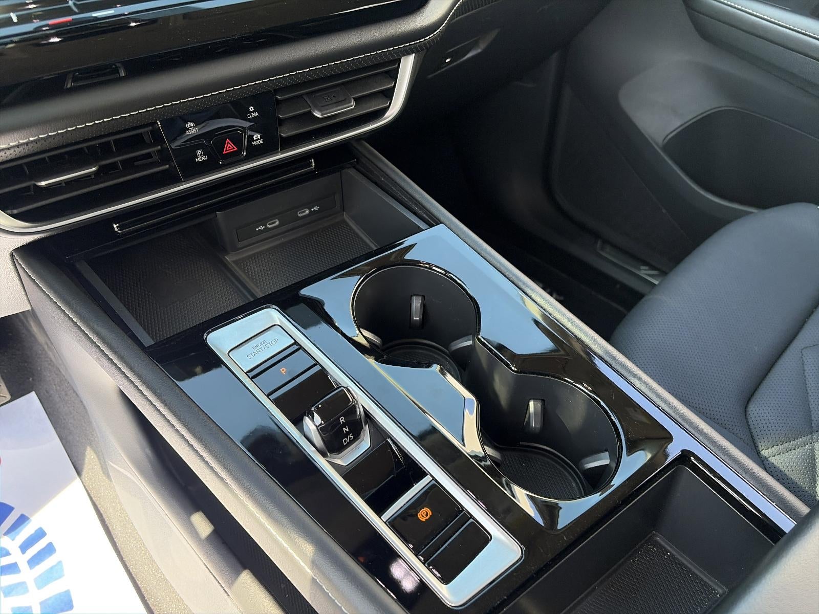 2024 Volkswagen Atlas 2.0T SE w/Technology 4MOTION