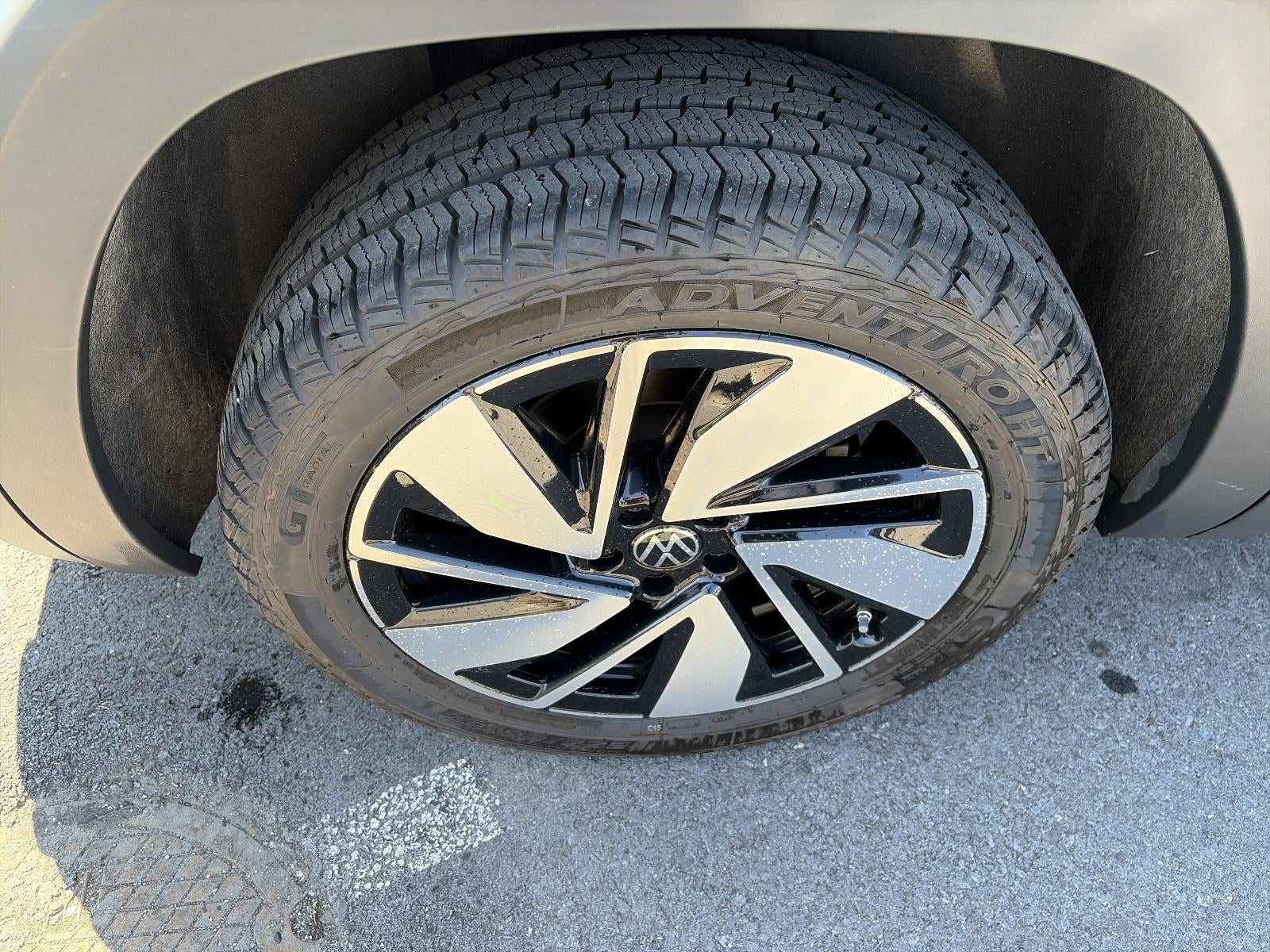 2024 Volkswagen Atlas 2.0T SE w/Technology 4MOTION