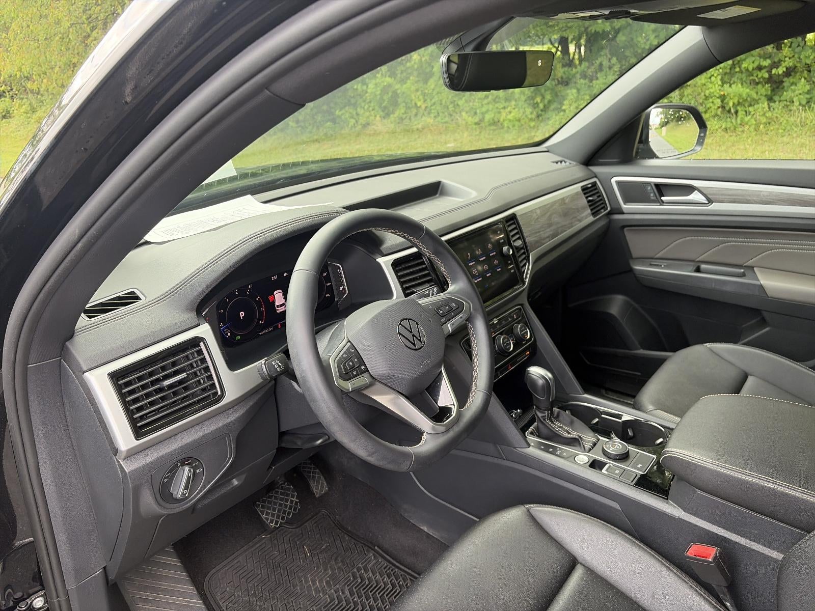 2023 Volkswagen Atlas Cross Sport 2.0T SE w/Technology 4MOTION