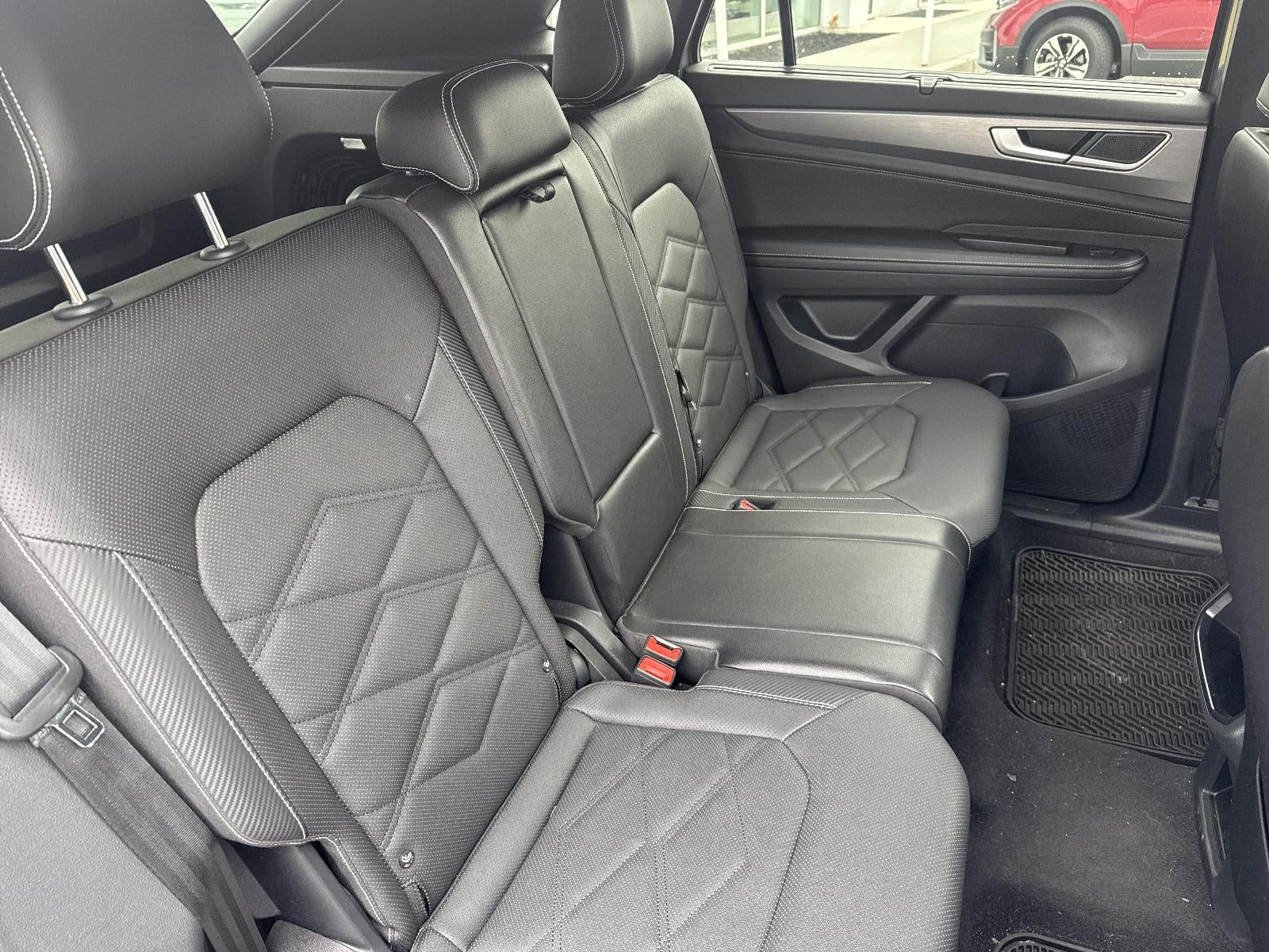 2024 Volkswagen Atlas Cross Sport 2.0T SE w/Technology 4MOTION