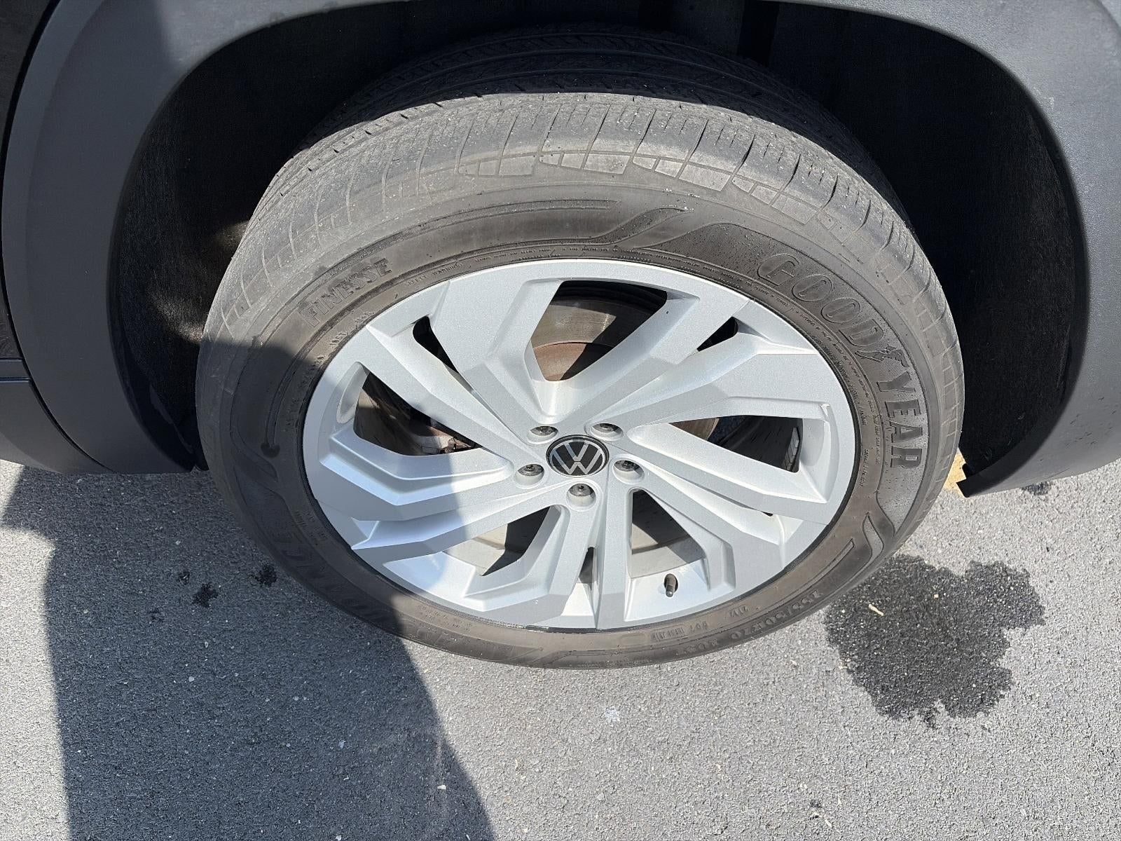 2023 Volkswagen Atlas 2.0T SE w/Technology 4MOTION