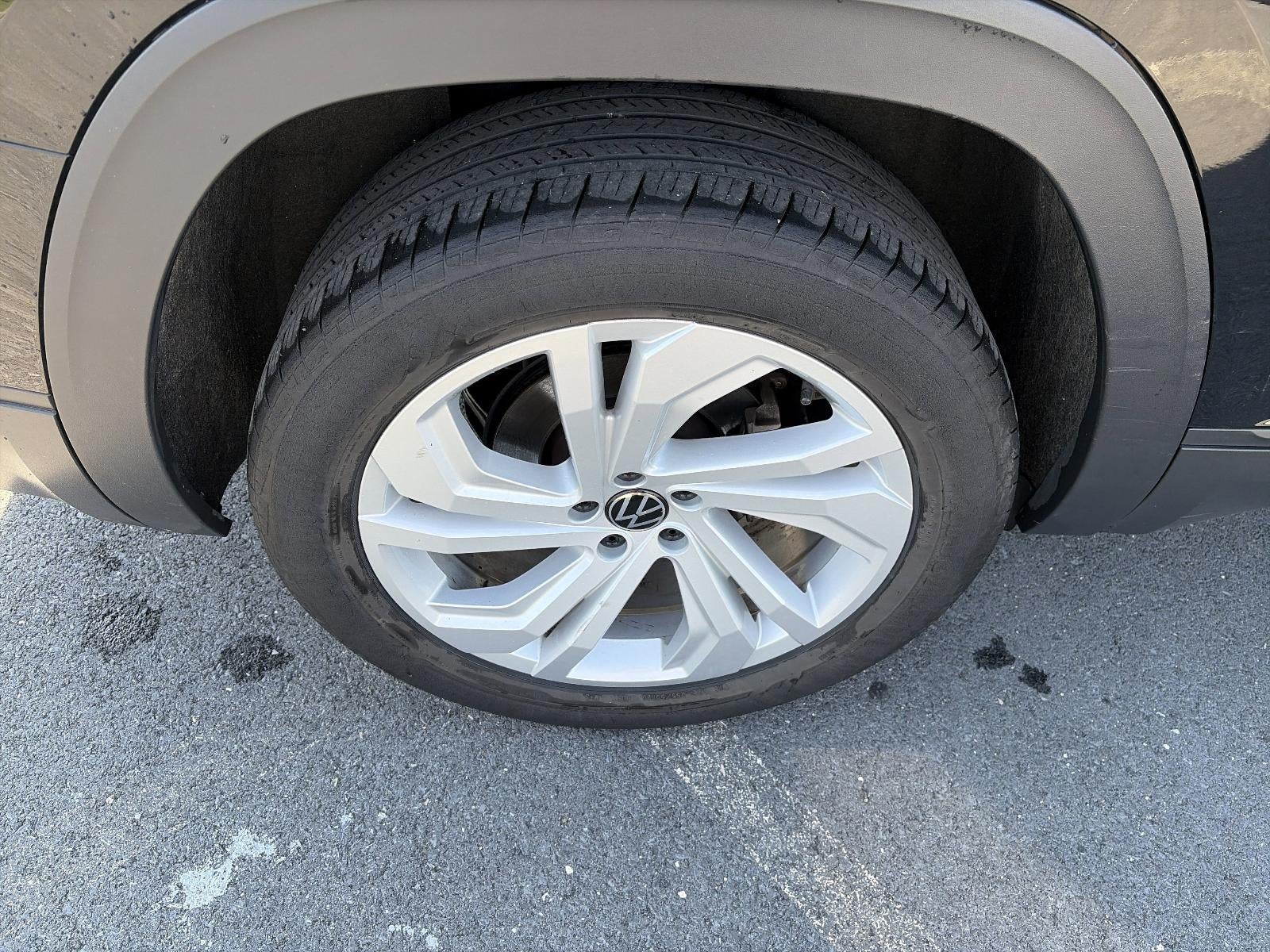 2023 Volkswagen Atlas 2.0T SE w/Technology 4MOTION