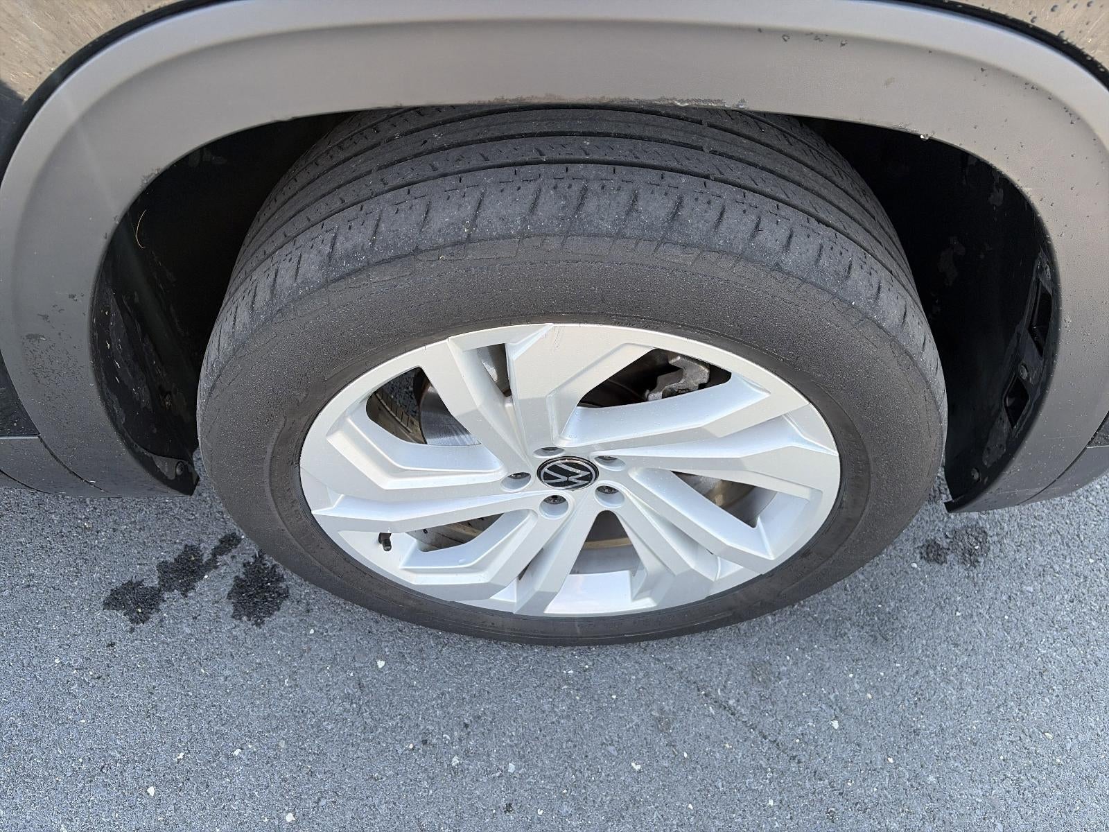 2023 Volkswagen Atlas 2.0T SE w/Technology 4MOTION