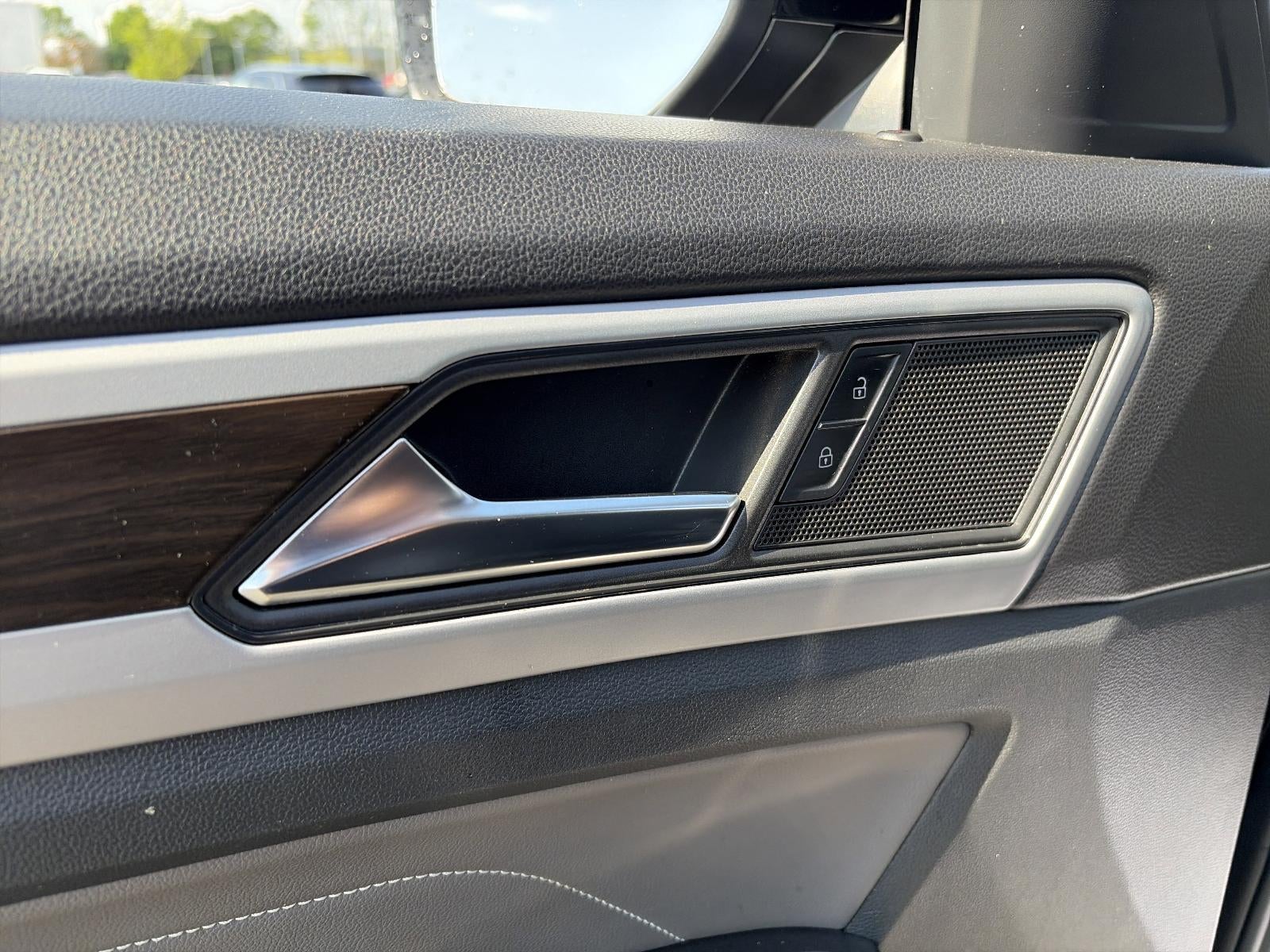 2023 Volkswagen Atlas 2.0T SE w/Technology 4MOTION