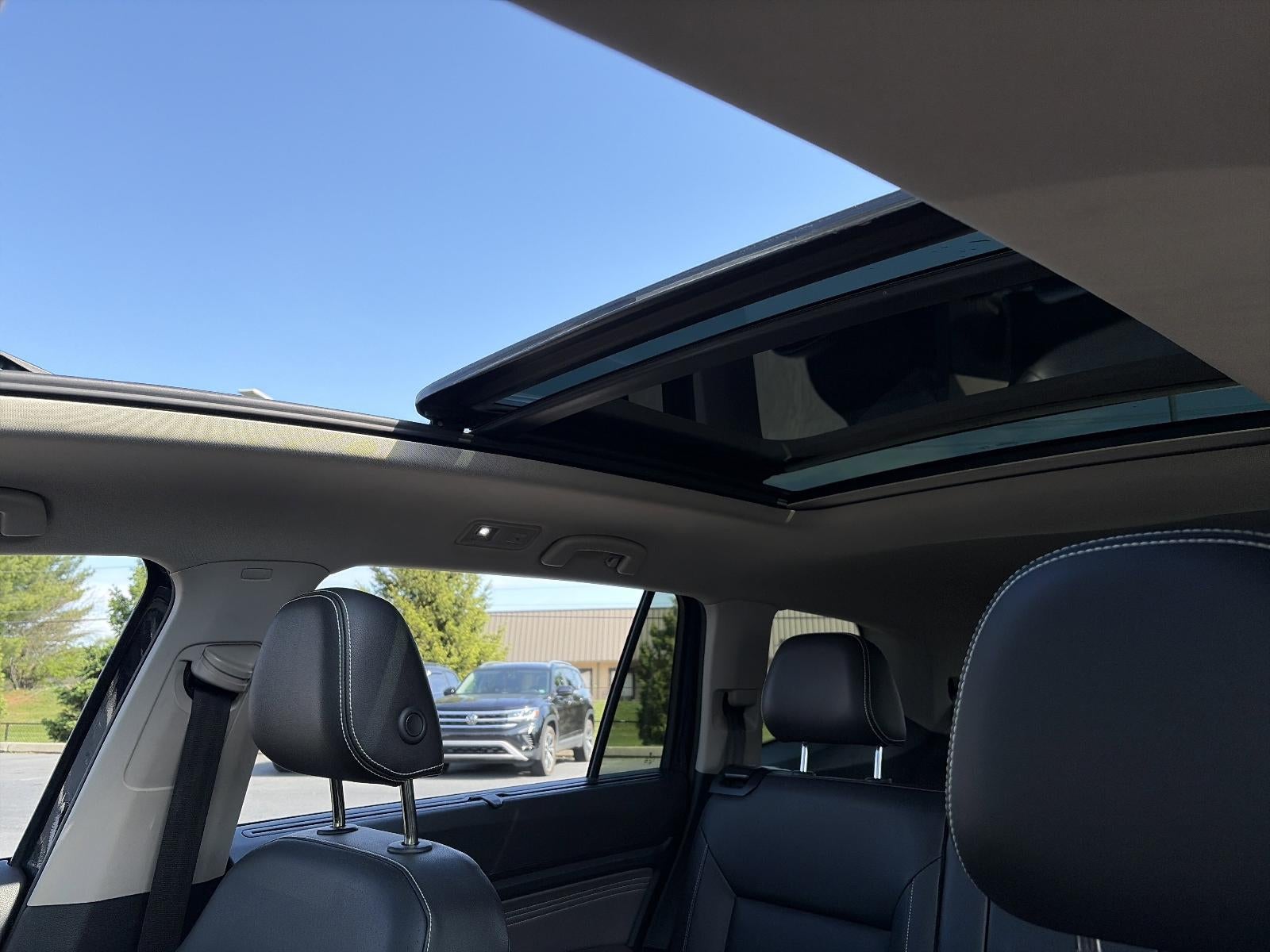 2023 Volkswagen Atlas 2.0T SE w/Technology 4MOTION