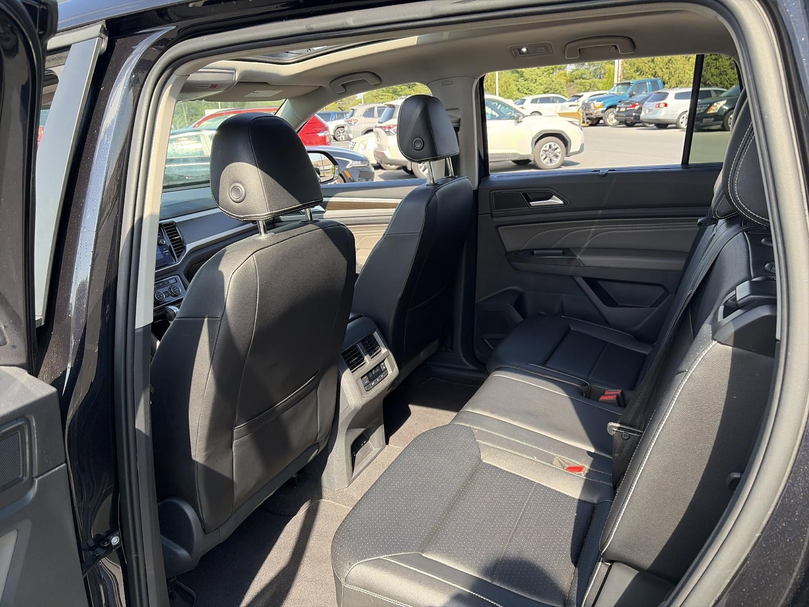 2023 Volkswagen Atlas 2.0T SE w/Technology 4MOTION