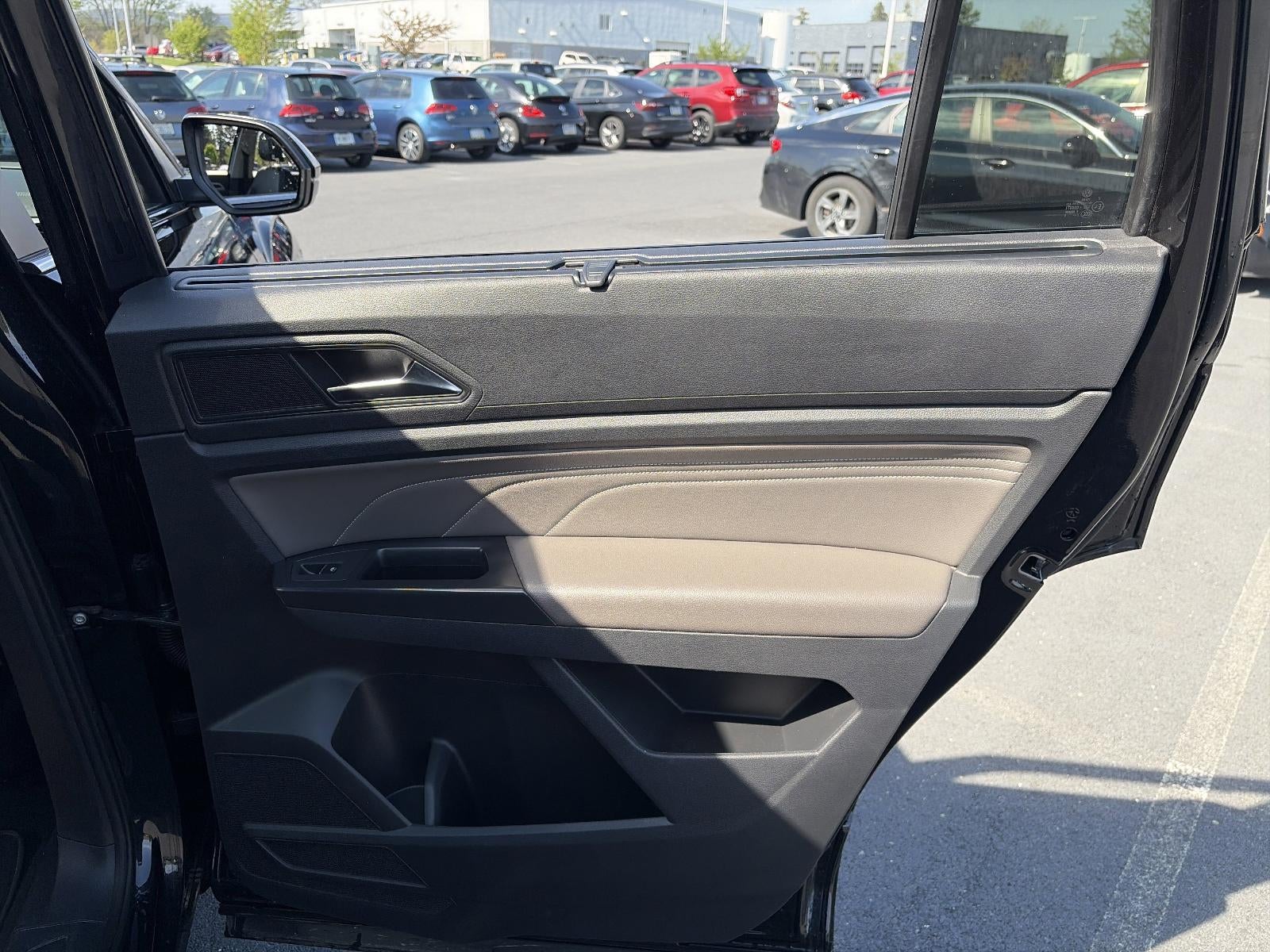 2023 Volkswagen Atlas 2.0T SE w/Technology 4MOTION