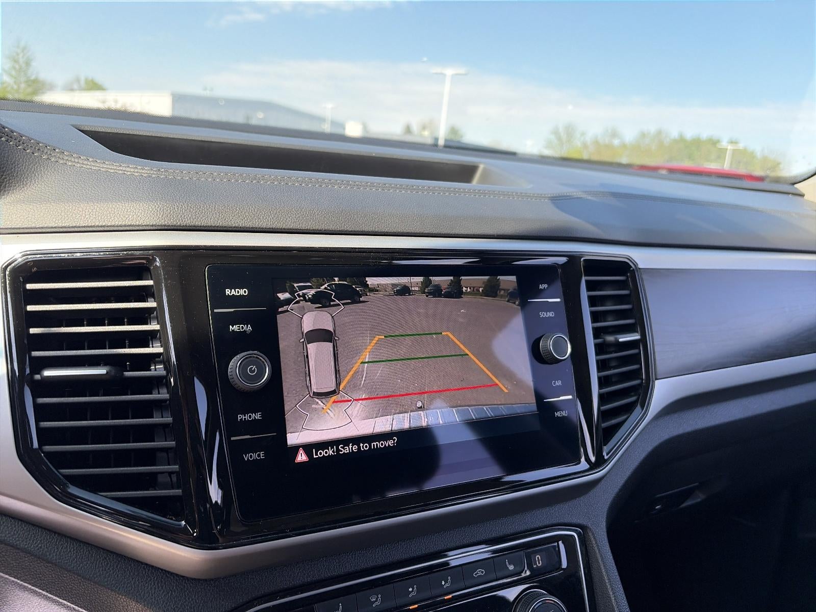 2023 Volkswagen Atlas 2.0T SE w/Technology 4MOTION