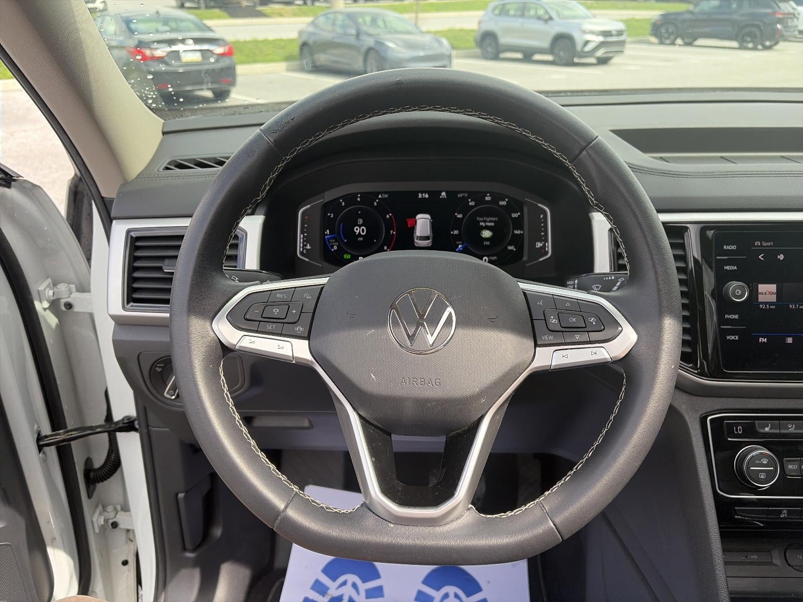 2023 Volkswagen Atlas 2.0T SE w/Technology 4MOTION