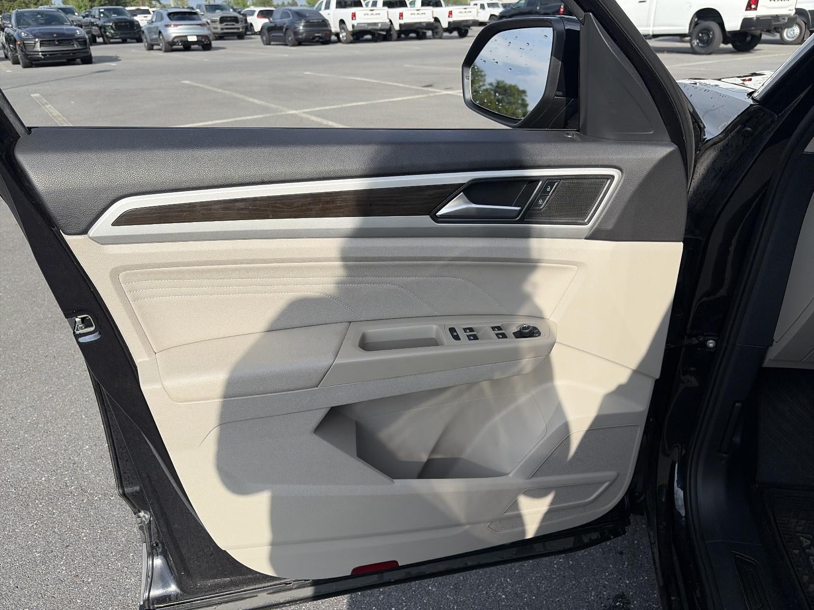 2022 Volkswagen Atlas 3.6L V6 SE w/Technology 4MOTION