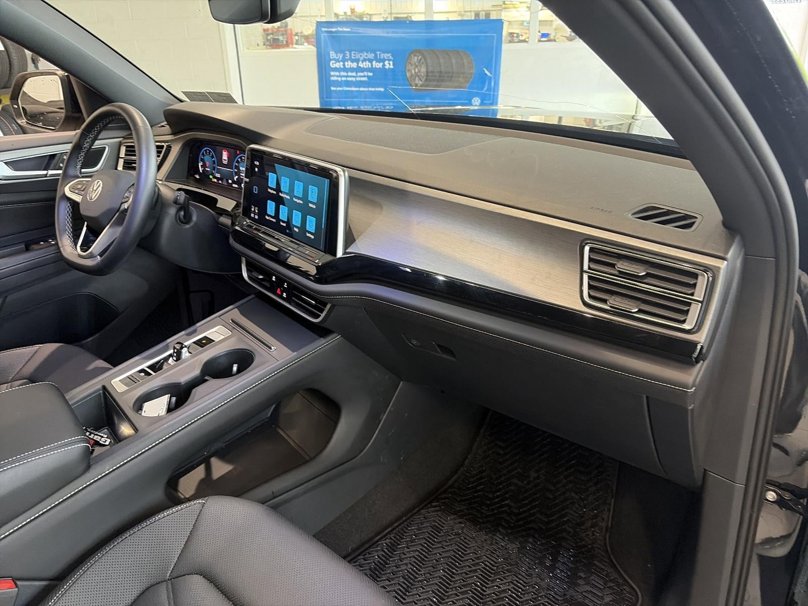 2025 Volkswagen Atlas Cross Sport 2.0T SE 4MOTION