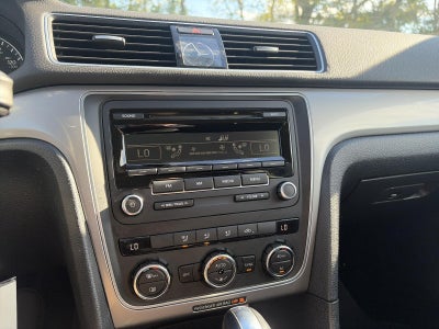 2012 Volkswagen Passat 4dr Sdn 2.5L Auto S PZEV