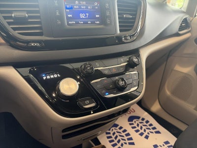 2017 Chrysler Pacifica LX FWD