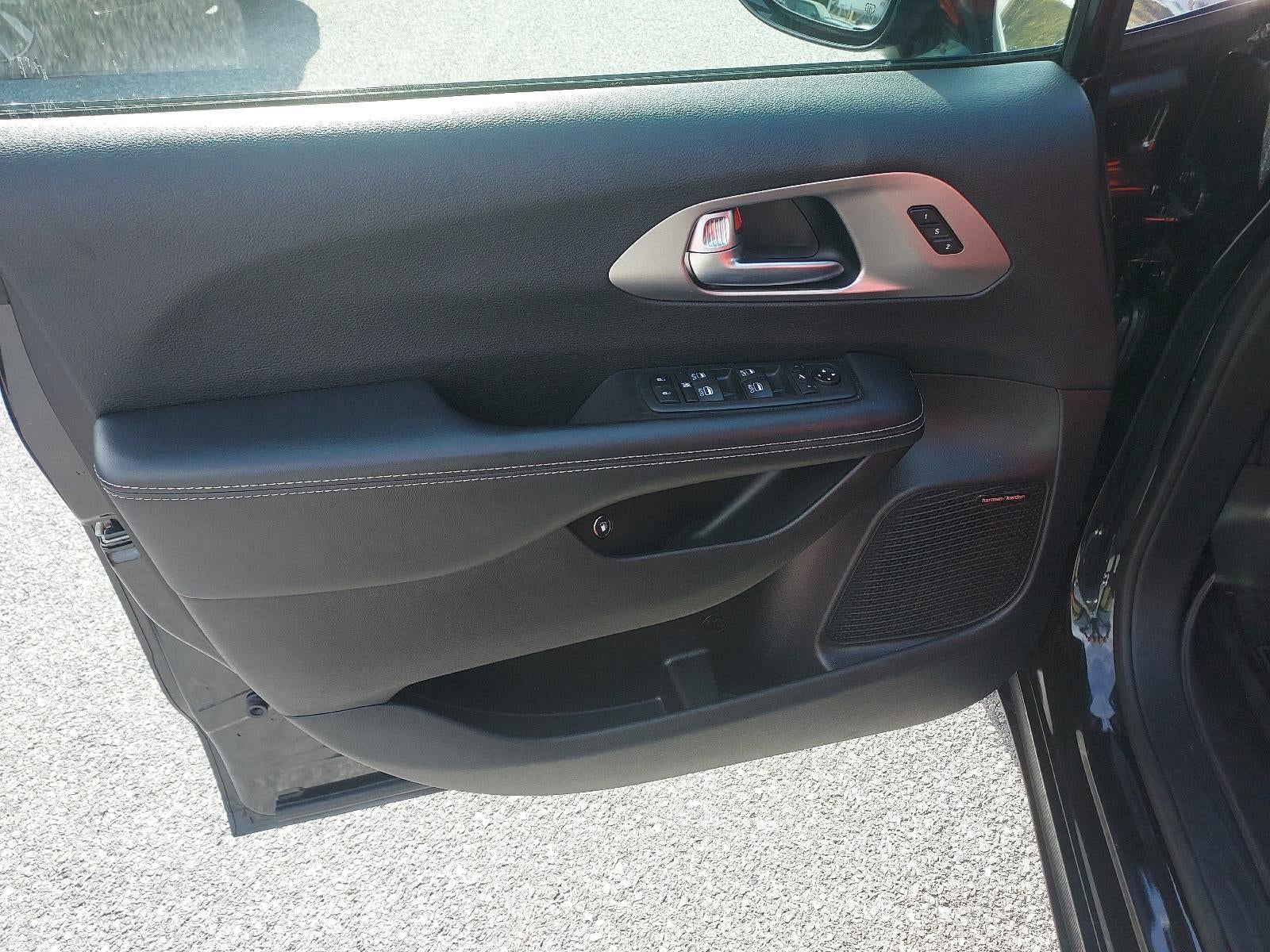 2020 Chrysler Pacifica Hybrid Red S FWD