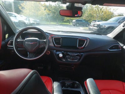 2020 Chrysler Pacifica Hybrid Red S FWD