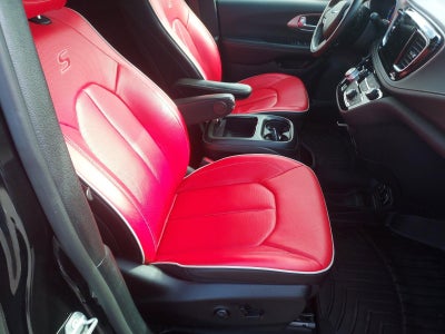 2020 Chrysler Pacifica Hybrid Red S FWD