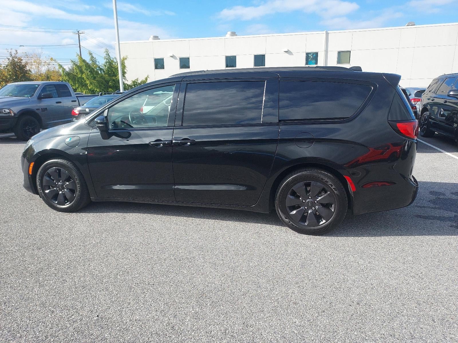 2020 Chrysler Pacifica Hybrid Red S FWD