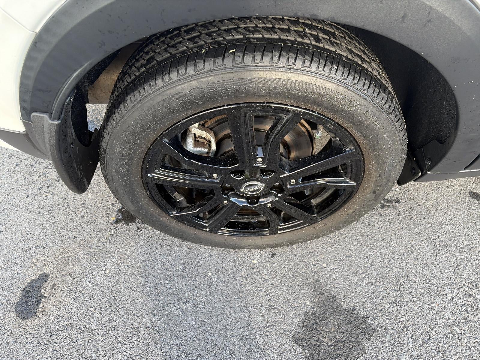 2023 Nissan Kicks SR FWD